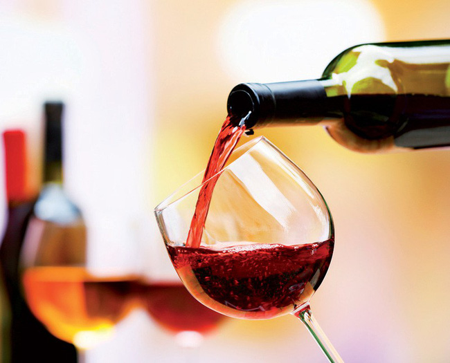 Sử dụng rượu vang đỏ thường xuyên gây hạn đến gan