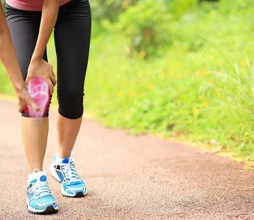 Bệnh xương khớp có nên đi bộ không?