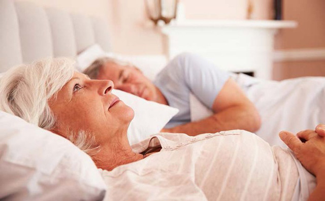 Nguyên nhân khiến người cao tuổi bị rối loạn giấc ngủ